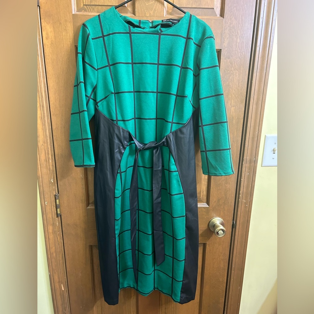 New York & Company Green and Black Grid Long Sleeve Dress